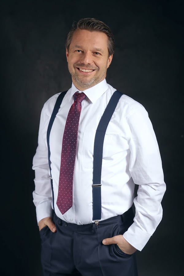 Dr. Lászlófy Csaba implantológus és szájsebész BUDAPEST - dental clinic in Budapest, Hungary