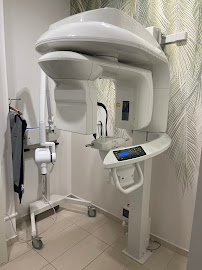 Dr Łyszczarz Clinic - chirurg stomatologiczny Kraków - dentysta - stomatologia estetyczna Kraków - implanty - ortodoncja