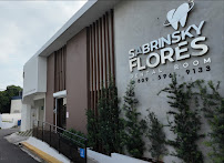 Dra. Sabrinsky Flores | Clínica Dental y Estética