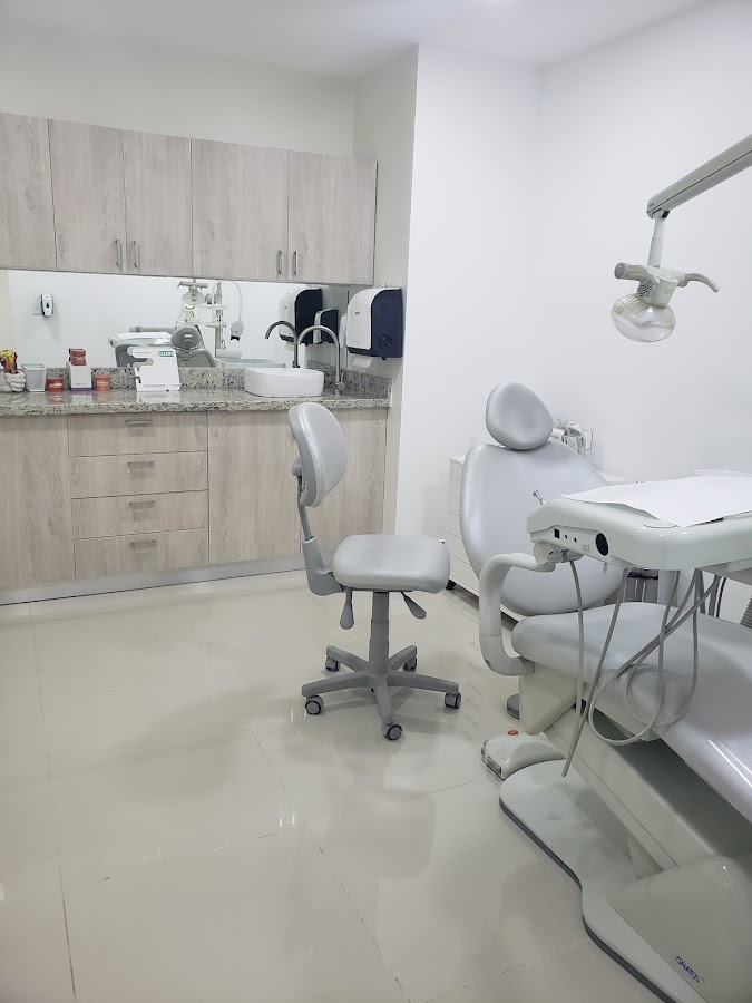 Dentaris Health Group - dental clinic in Santo Domingo