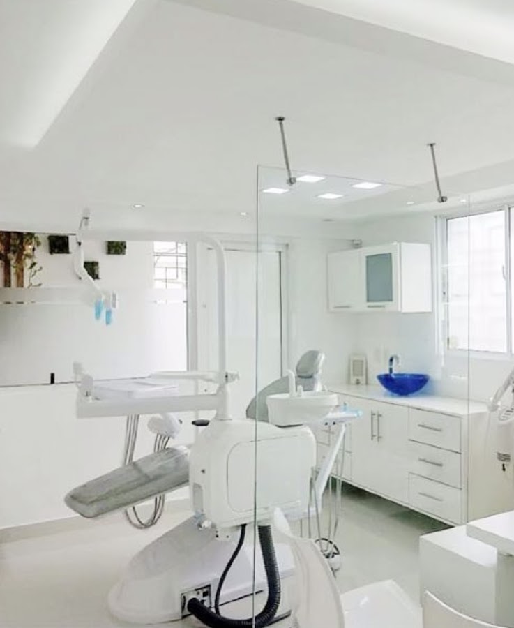 Dentística Odontología Especializada - Dra. Jenny Domínguez - dental clinic in Santiago, Dominican Republic