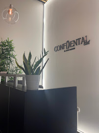 Confidental Clinic by Josias Habiezer