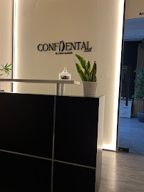 Confidental Clinic by Josias Habiezer