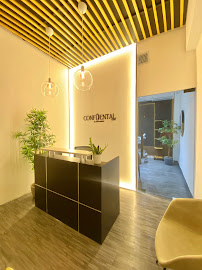 Confidental Clinic by Josias Habiezer
