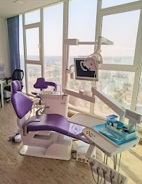 AL RASHID DENTAL CENTER مركز الراشد للأسنان