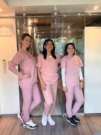 Clínica dental FRANCA SONRISA/Diseño de sonrisa/Resinas/Muelas del juicio/Brackets/Alineadores/odontopediatria/