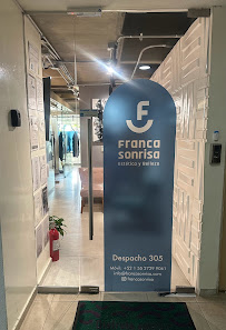 Clínica dental FRANCA SONRISA/Diseño de sonrisa/Resinas/Muelas del juicio/Brackets/Alineadores/odontopediatria/