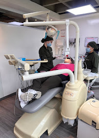 Clínica dental FRANCA SONRISA/Diseño de sonrisa/Resinas/Muelas del juicio/Brackets/Alineadores/odontopediatria/