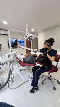 Dr. Miguel Robles - Odontología Estética