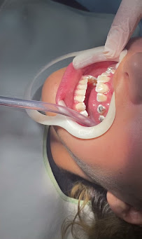 OralClinic - Especialistas que devolvem função, beleza e autoestima para o seu sorriso.