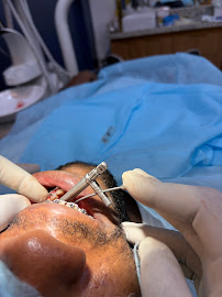 Dentista Baiano - Especialista em Implantes Dentários em Salvador