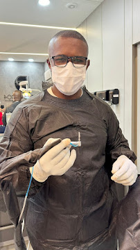 Dentista Baiano - Especialista em Implantes Dentários em Salvador in Salvador
