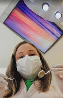Dra. Catharina Santana - Dental Care