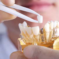 Dentista Tatiana Mendes Ortodontista, Implantes Dentários I Aparelho transparente I Aparelho ortodôntico I Salvador