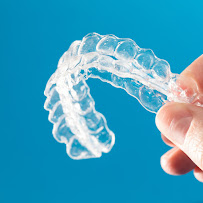 Dentista Tatiana Mendes Ortodontista, Implantes Dentários I Aparelho transparente I Aparelho ortodôntico I Salvador