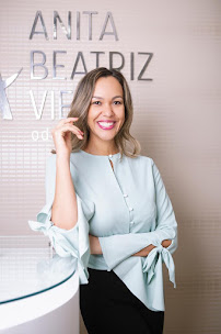 Drª Anita Beatriz/ Dentista Salvador/ Dentista Caminho das Árvores/ Invisalign/ SouSmile