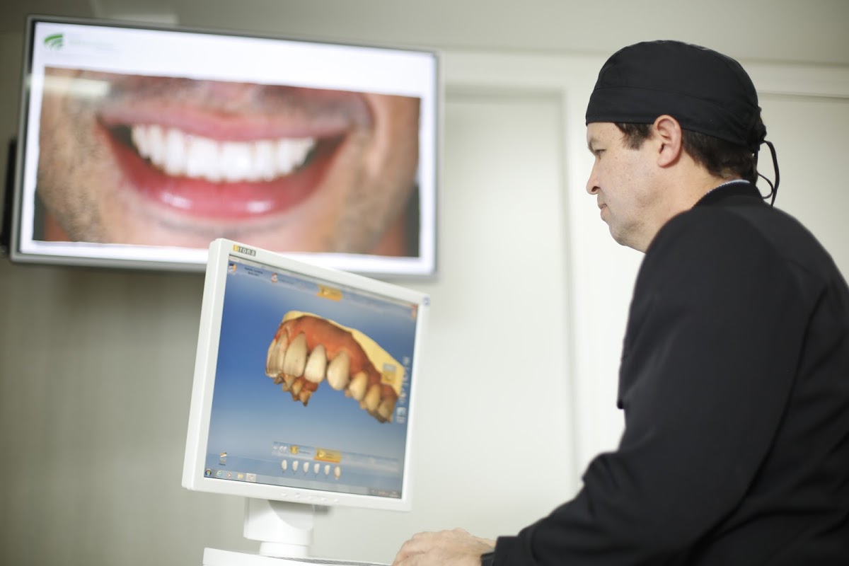 Dr. Adriano Abreu - dental clinic in Fortaleza, Brazil