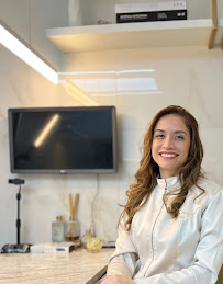 Dr Aline Melo Periodontia Salinas/Montese