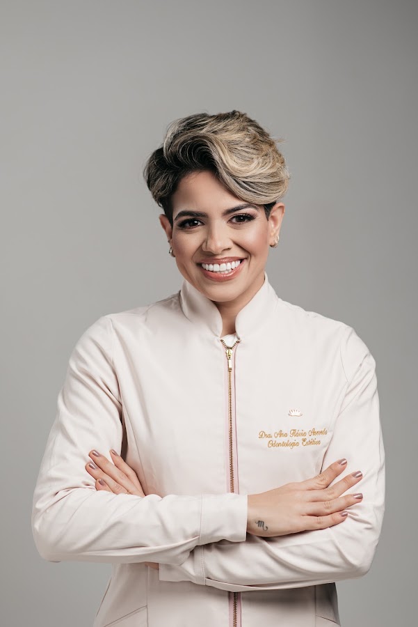 Dra. Ana Flávia Azevedo | Facetas em Resina | Belo Horizonte - dental clinic in Belo Horizonte