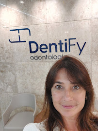 DentiFy Odontologia | Dra. Cláudia Diniz | Dentista em Manaus | Implante Dentário | Lentes | +30 anos de Experiência