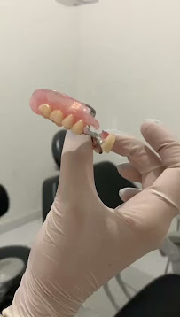 Dentista Manaus - Dra Irla Thaís - Prótese Dentária