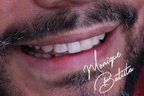 Dra. Monique Batista - Especialista em Implantes Dentários em Manaus