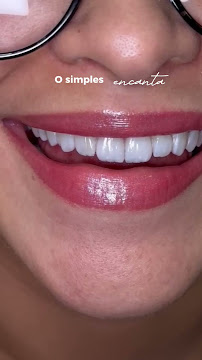 Dra Adriane Andrade - Lentes e Facetas