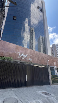 Dra. Elizabeth Campos Invisalign, aparelhos ortodônticos e clareamento