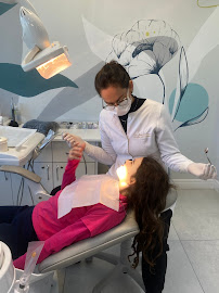 Dra Jéssica Soares | Consulta | Bruxismo | Facetas | Clareamento | Restauração | Revisão | Periodontia DENTISTA PORTO ALEGRE