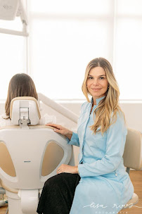 Clínica Dra. Marina Flôres Dental Clinic in Porto Alegre