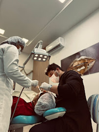 Odonto Clín - Dr Maurício Monteiro
