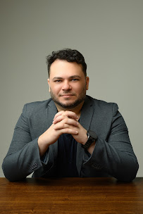 Dr. Jefferson Lopes | Dentista em Natal - prótese, implante dentário, clareamento dental, facetas. Clínica odontológica.