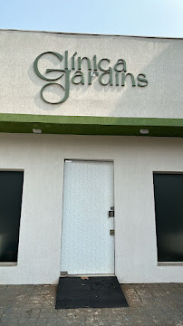 Clínica Jardins - Odontologia - Facetas em resina - Lentes de contato em porcelana - Reabilitação oral - Prótese - Implantes