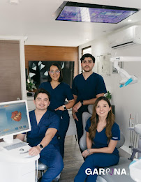 GARONA / Providencia - Periodoncia e Implantología / Odontología Digital