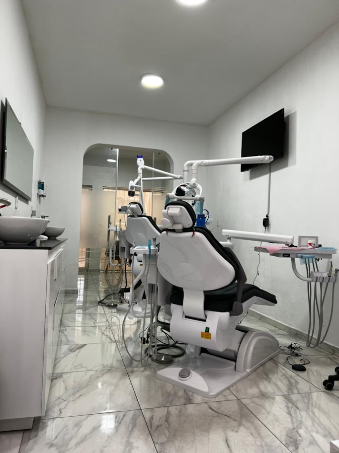 Dental Clinic Dra. Kenia Barrera Periodoncia E Implantología dental clinic in Guadalajara