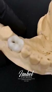Dra Isabel Carazzo - Dentista