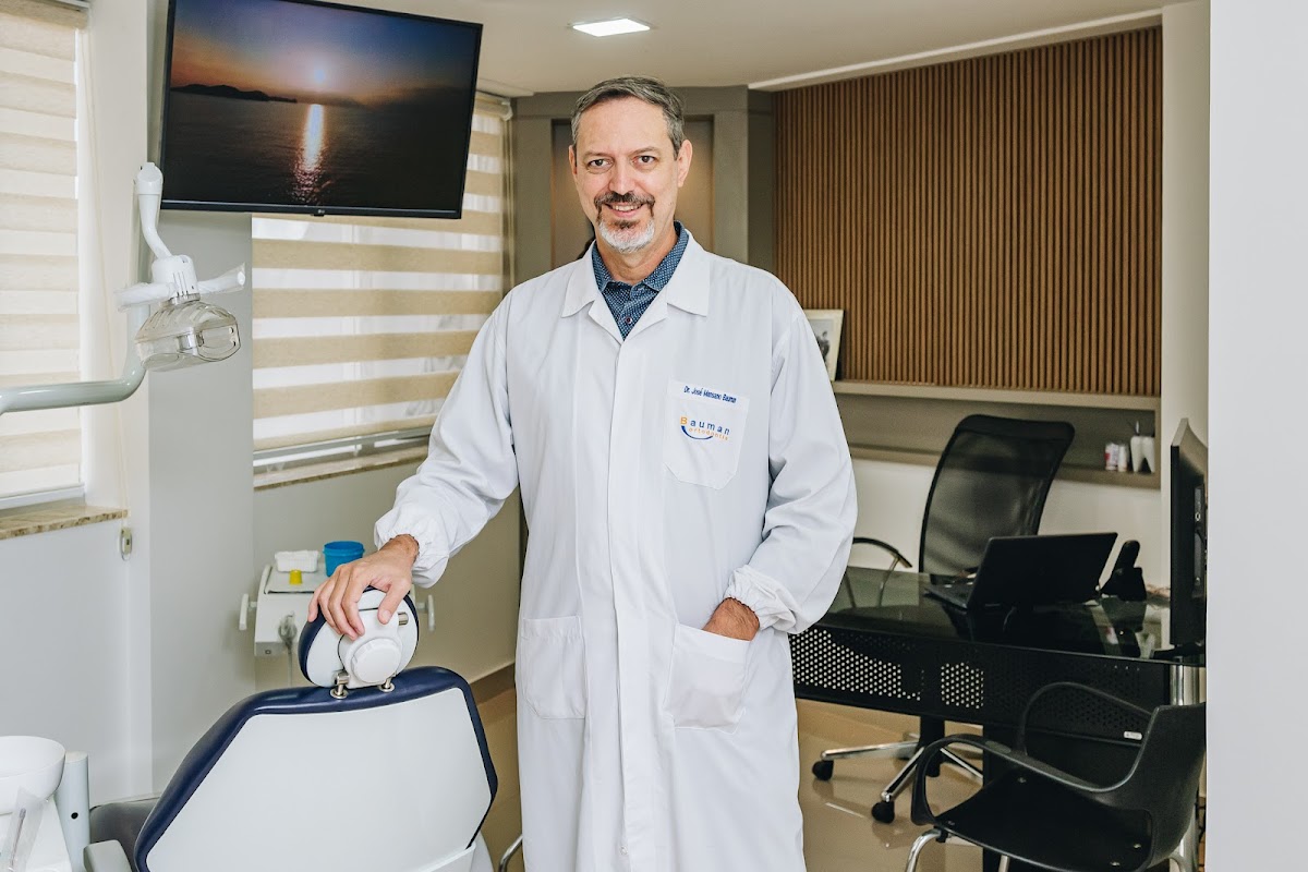 Dental Clinic Bauman Odontologia L Ortodontia Em Montes Claros L Cirurgia De Implante Dentário L Prótese Protocolo L Aparelho Invisalign dental clinic in Montes Claros