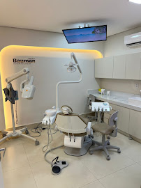 Bauman Odontologia l Ortodontia em Montes Claros l Cirurgia de Implante Dentário l Prótese Protocolo l Aparelho Invisalign