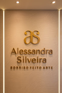 Dentista Alessandra Silveira - Sorriso feito arte