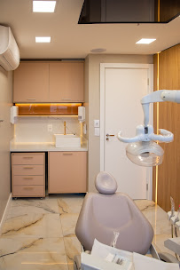 Dentista Alessandra Silveira - Sorriso feito arte