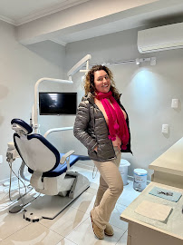 CARLA JORGE DENTISTA - CVCJ ODONTOLOGIA - CLÍNICA ODONTOLÓGICA - DENTISTAS EM PONTA GROSSA - CLÍNICA GERAL