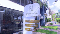 FJ Odontologia Dr. Farid M. Damen e Jennifer de Andrade