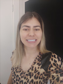 Dr. Douglas Ricceri - Facetas em Resina Composta, Clareamento Dental e Clínico-Geral