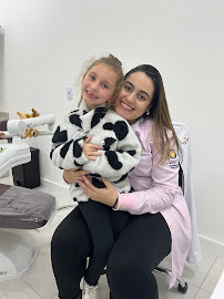 Dra. Gabriella Nascimento. Odontopediatria e sedação odontológica - Atendimento 24 horas.