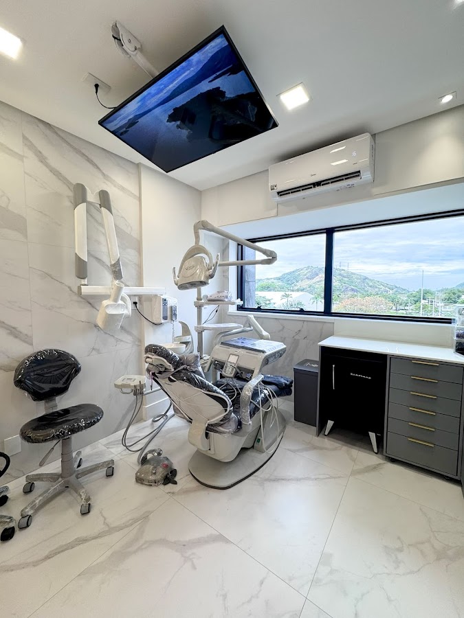 Dra. Rayane Magnol - dental clinic in Vitória, Brazil