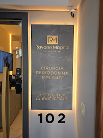 Dra Rayane Magnol - Dentista na Enseada do Suá - Vitória
