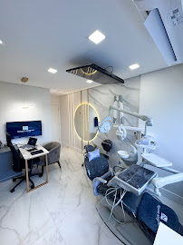 Dra Rayane Magnol - Dentista na Enseada do Suá - Vitória