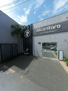 Alcantara Odontologia e Implantes - Clínica de Implante dentário em Maringá