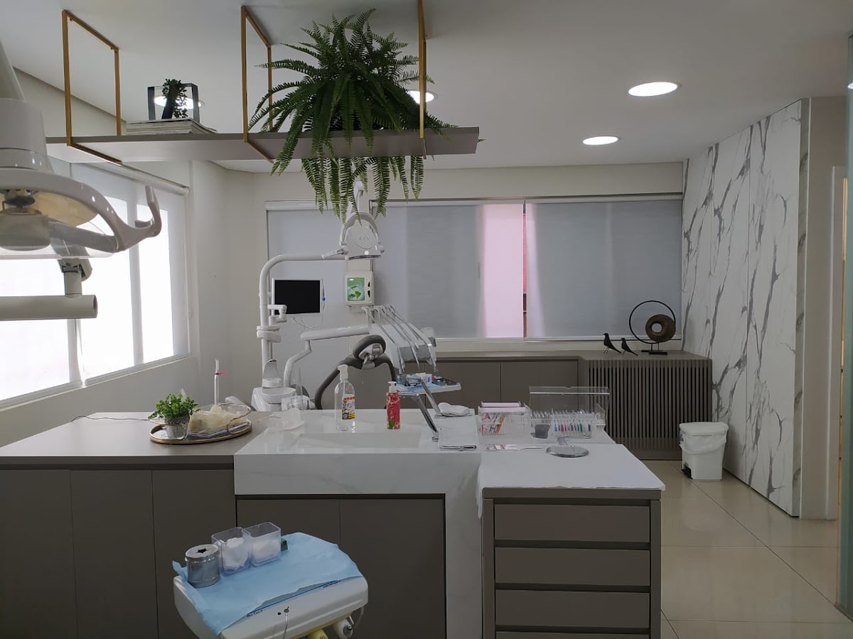 Marcella Rocha Odontologia Especializada - dental clinic in Maringá, Brazil
