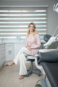 Müller & Girardi - Clínica odontológica em Maringá | Implantes | Prótese | Facetas | Canal | Aparelho Dentário